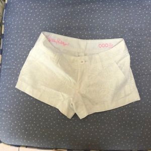 Lilly Pulitzer Walsh short. Size triple 0!
